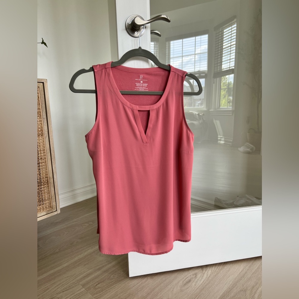 New York & Company - Pink cut out tank - Size small NEW